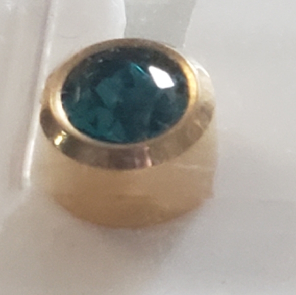 Original Caflon Earrings with Colored Stone for Baby Girls Gold and Light Green. - Picture 6 of 7